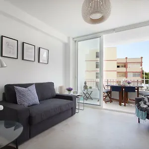 https://hip-cozy-2-room-apt.1costadelsol.com